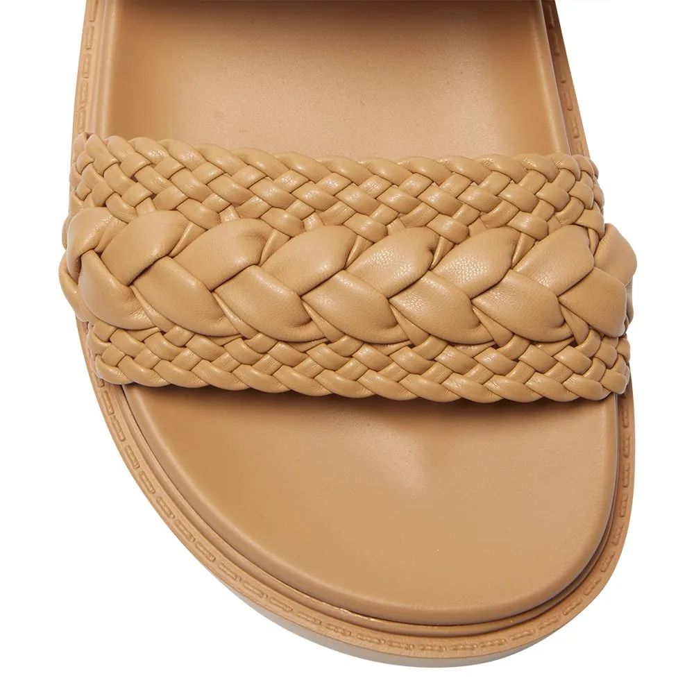 Aloha Flat in Camel Smooth