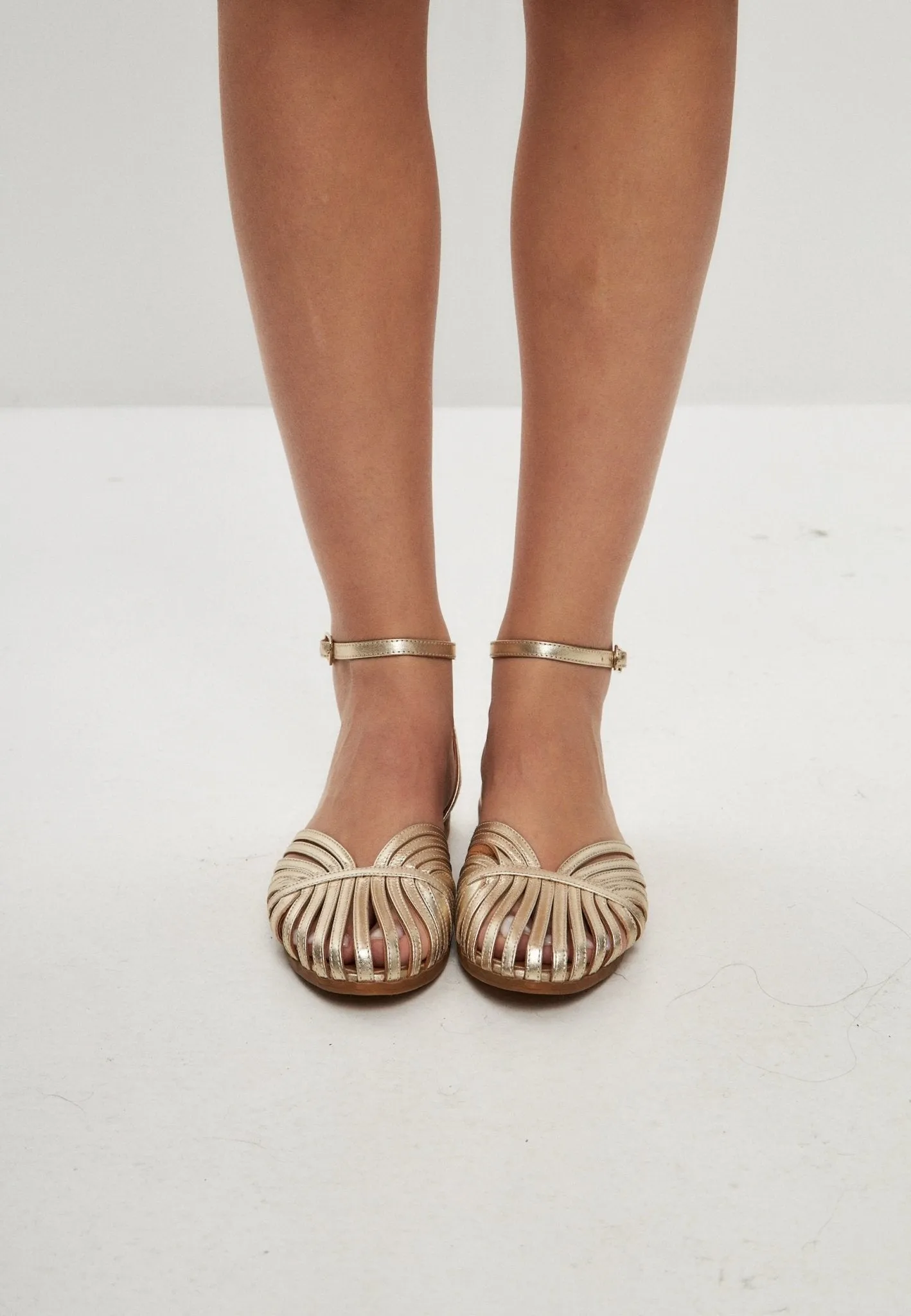 Leather Flat Sole Sandals - Gold