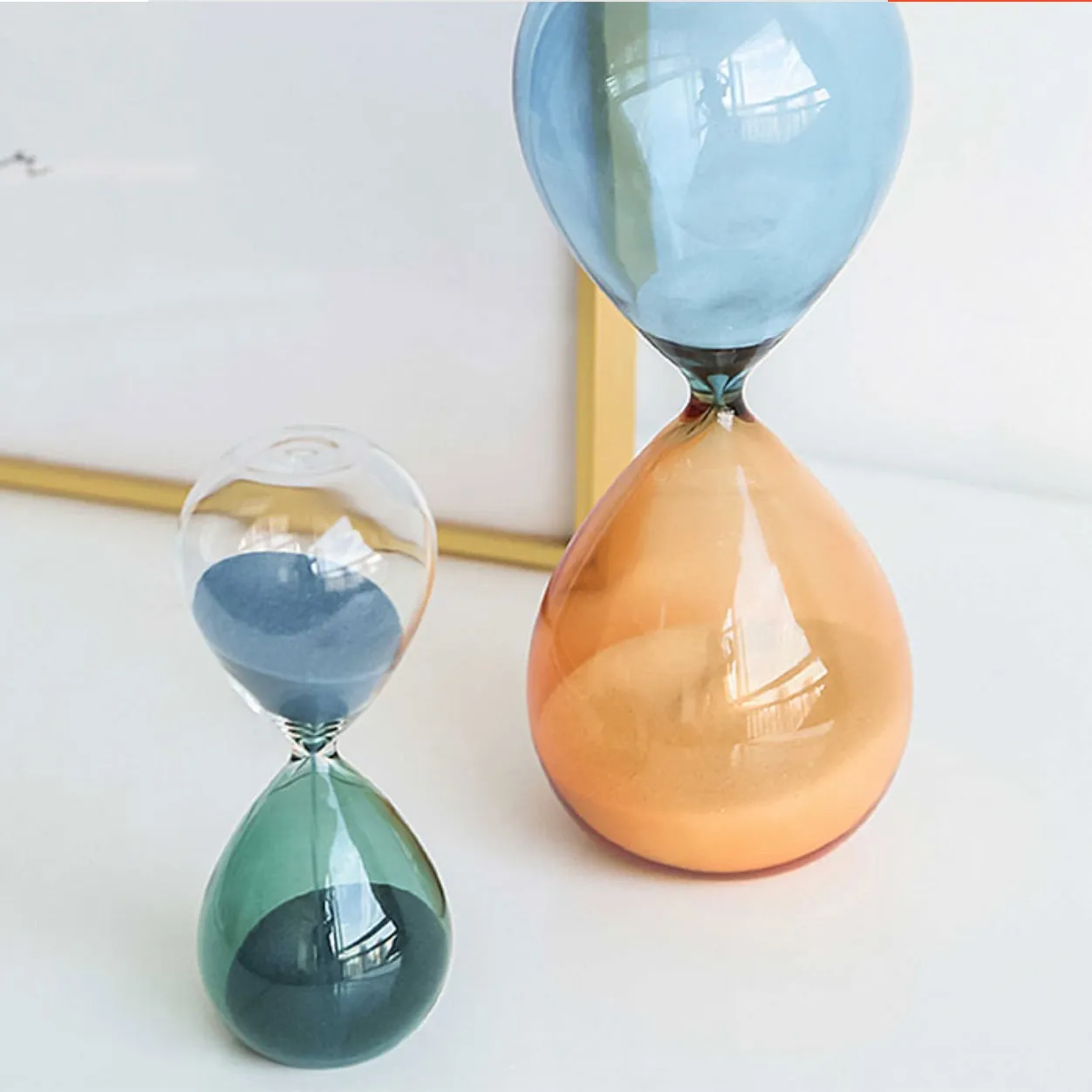 Nordic Colored Hour Glass