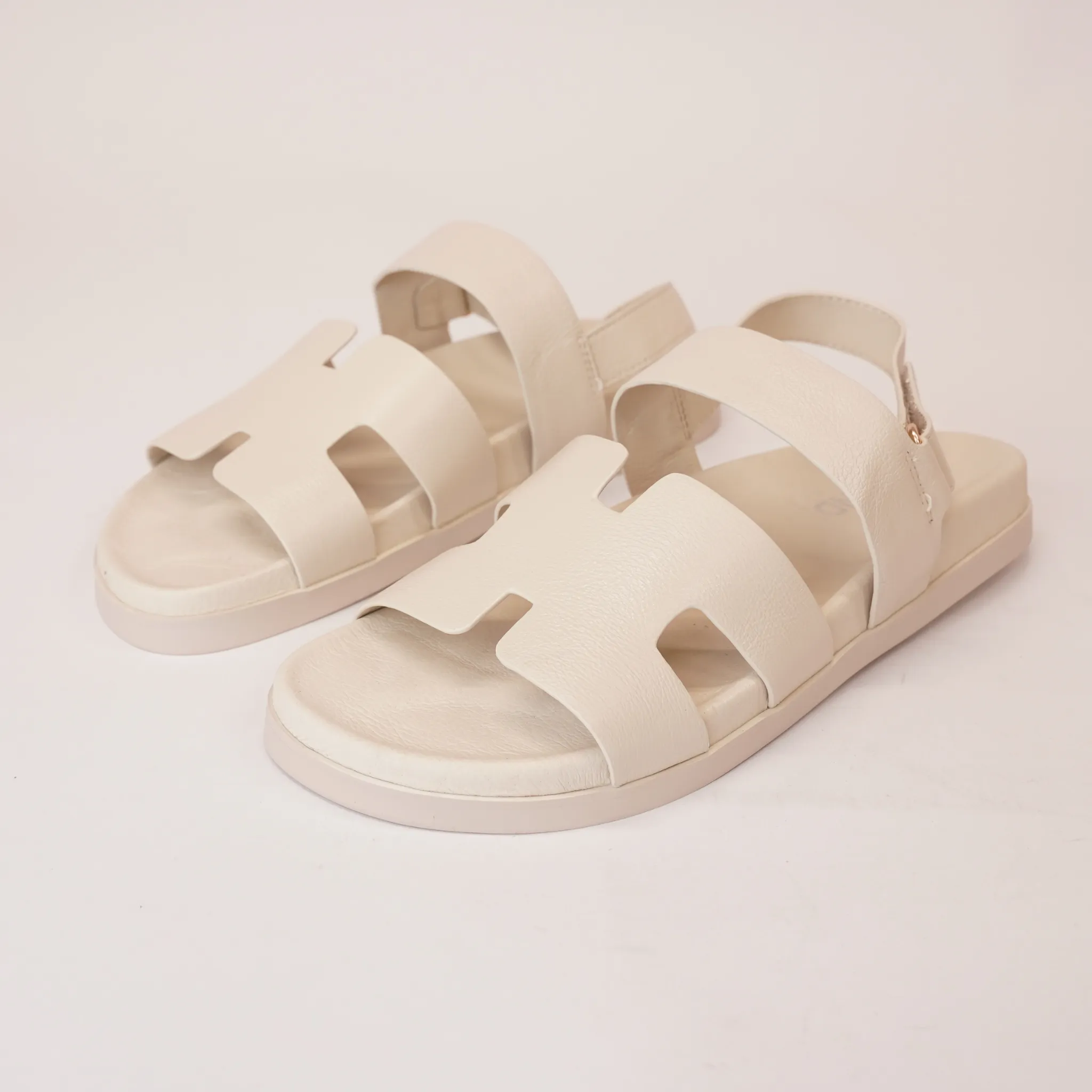 Reefa Milk Leather Sandals